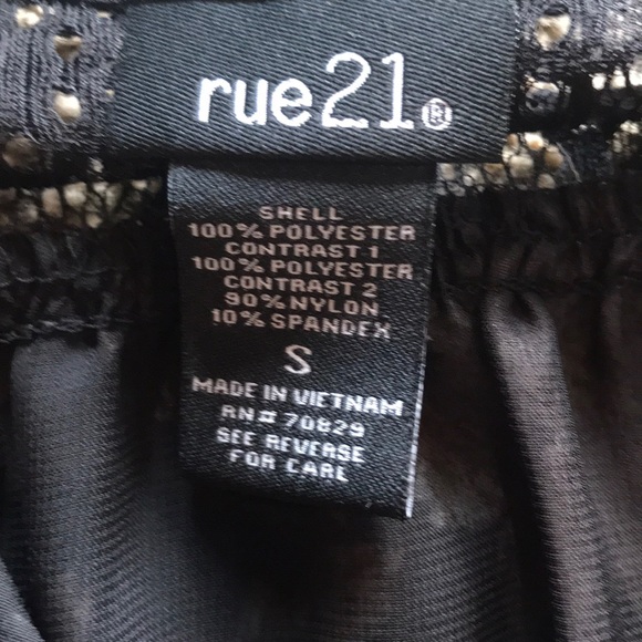 Cold shoulder short sleeve blouse - Picture 2 of 2